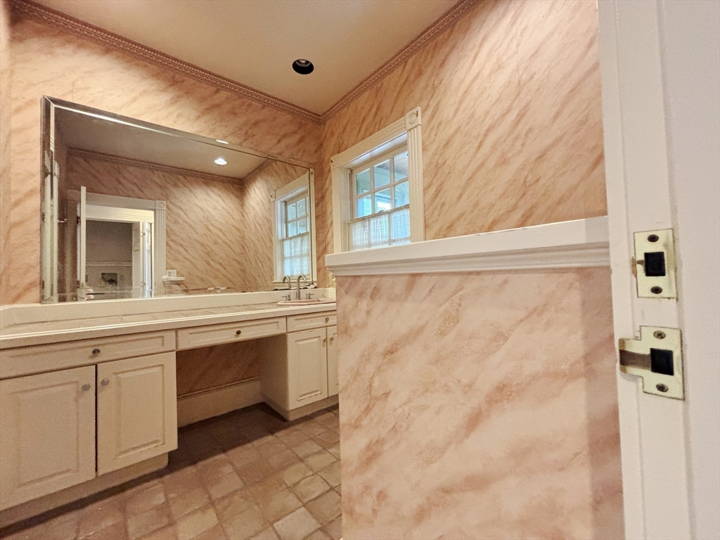 32 Solomon Pierce Road Lexington, MA 02420 - Photo 14 of 35