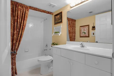 $274,900 | 5749 Gemstone Court, Unit 403, Boynton Beach, FL 33437