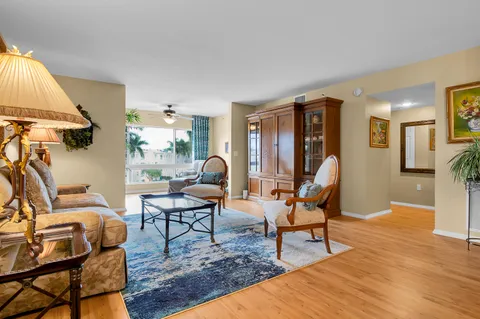 $274,900 | 5749 Gemstone Court, Unit 403, Boynton Beach, FL 33437