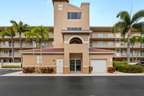 $274,900 | 5749 Gemstone Court, Unit 403, Boynton Beach, FL 33437