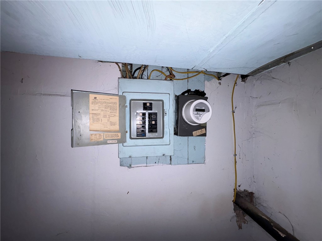 7 Riverbank Place Rochester, NY 14621 - Photo 33 of 43