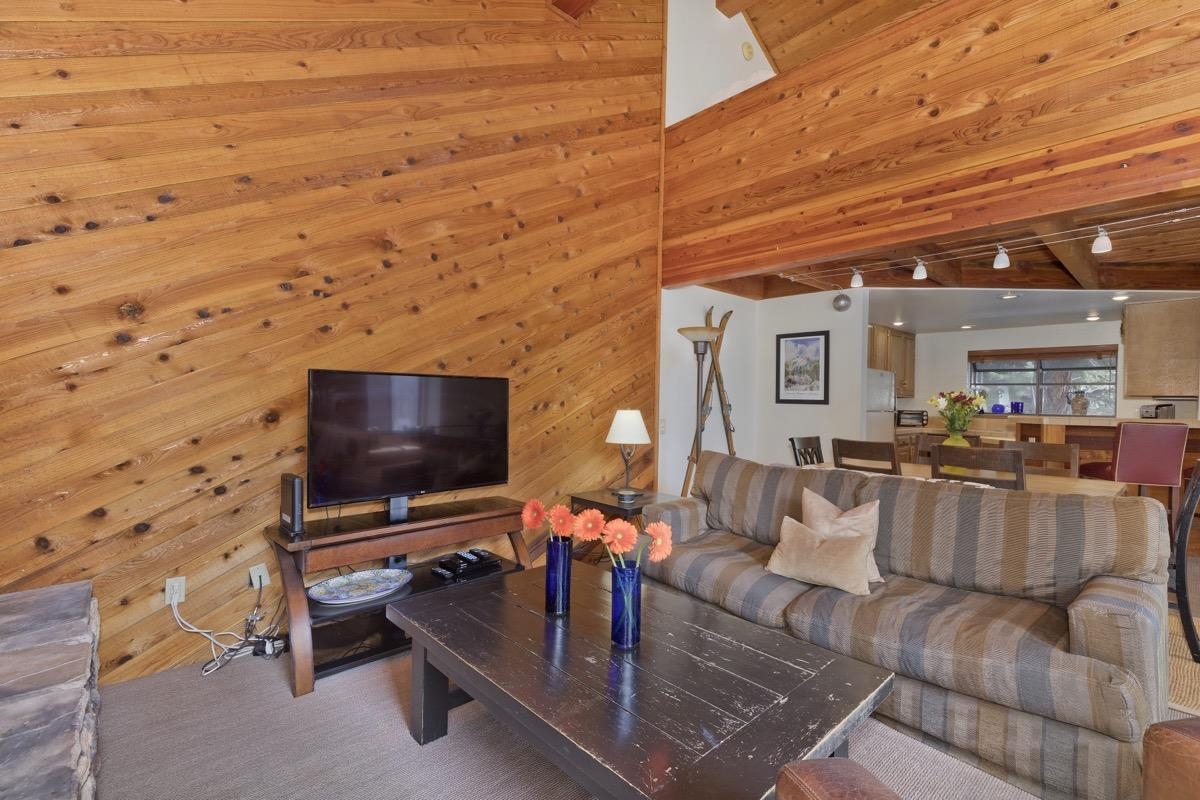 4710 Minaret Road, Unit 84 Mammoth Lakes, CA 93546 - Photo 7 of 37 Gallery Image 7