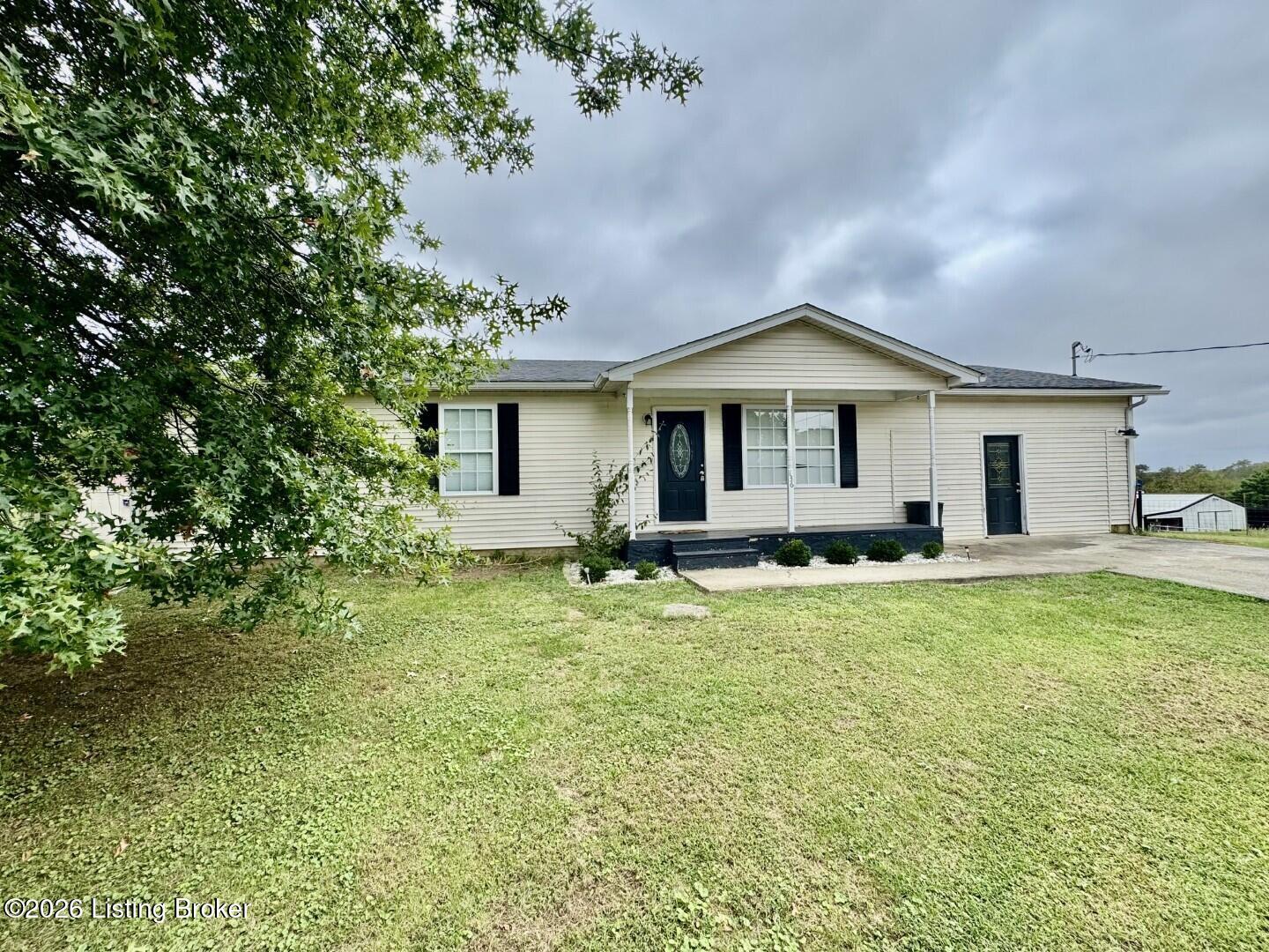 136 Haydon Lane Springfield, KY 40069 - Photo 28 of 30 028_Front View