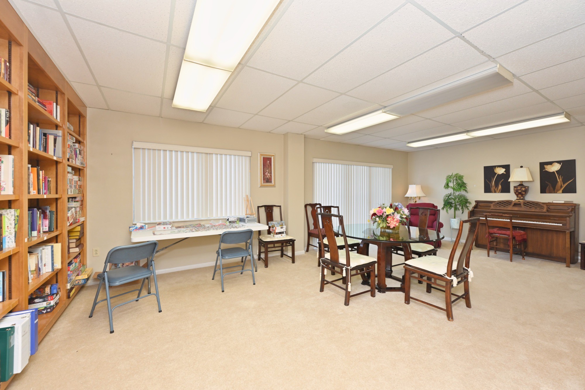200 Sanders Ferry Road, Unit 2307 Hendersonville, TN 37075 - Photo 25 of 29 a view of a livingroom with furniture and a work space