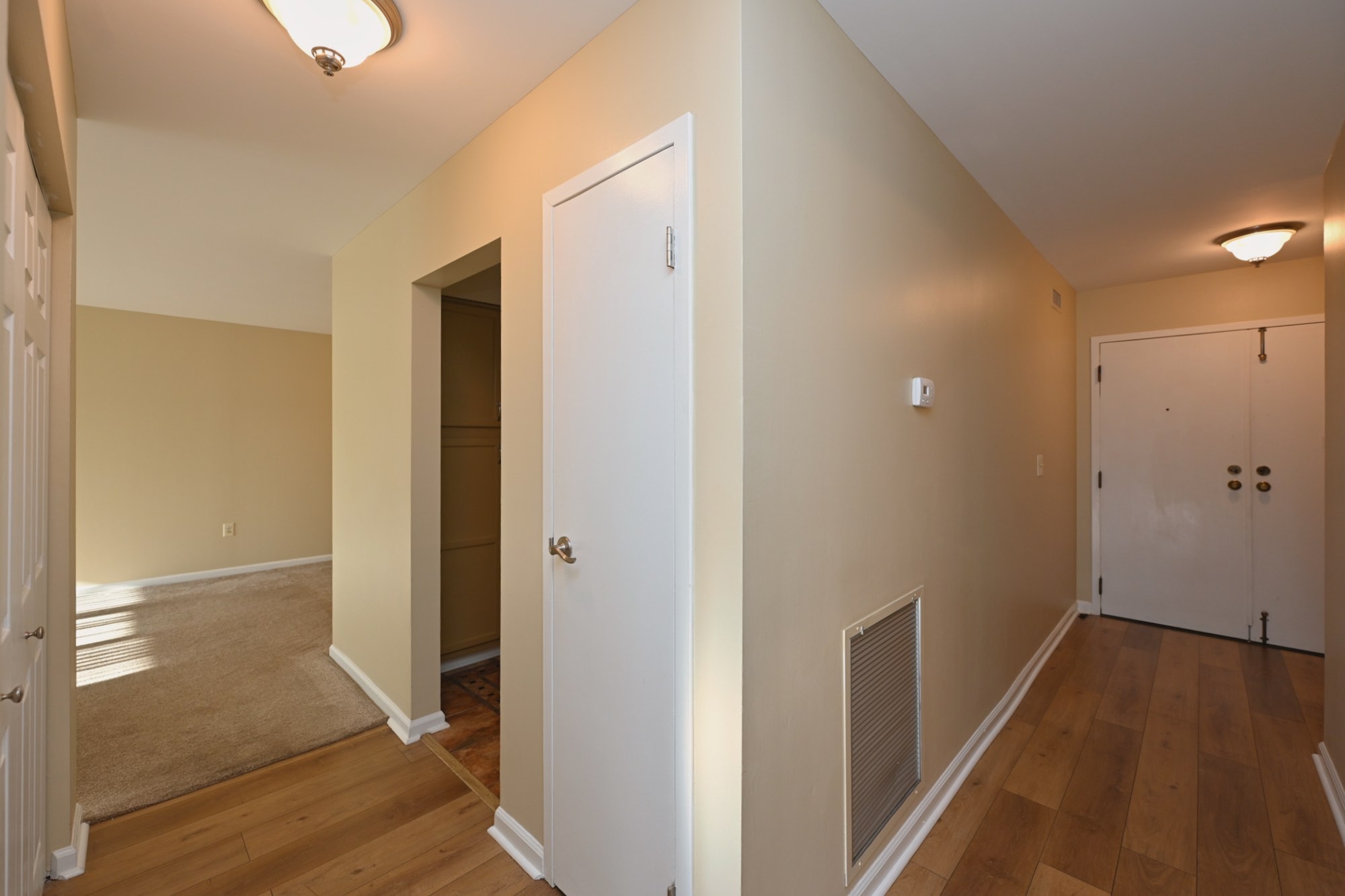 200 Sanders Ferry Road, Unit 2307 Hendersonville, TN 37075 - Photo 5 of 29 a view of a hallway with wooden floor