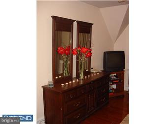 6610 Morris Park Road Philadelphia, PA 19151 - Photo 3 of 12 Bedroom - Main