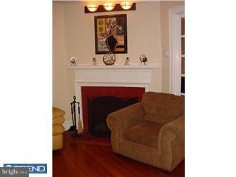 6610 Morris Park Road Philadelphia, PA 19151 - Photo 6 of 12 Living Room