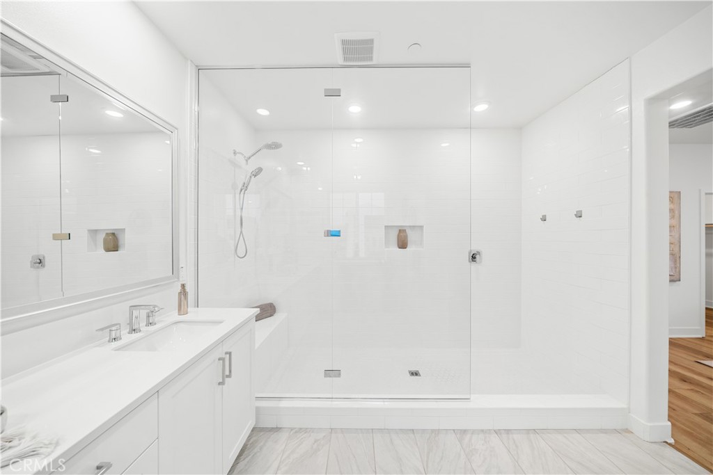 121 Yugen Irvine, CA 92618 - Photo 22 of 29