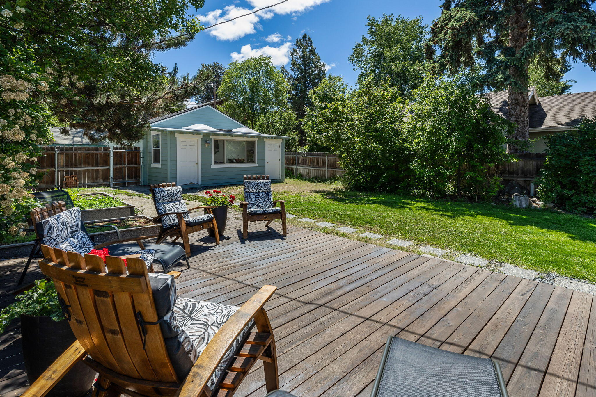 434 Northwest Riverside Boulevard Bend, OR 97703 - Photo 29 of 40 2024_06_17_434_nw_riverside_blvd-53