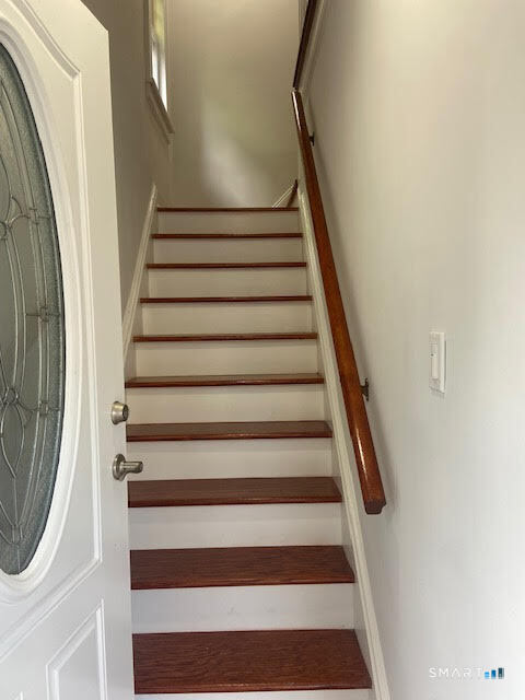 666 Capitol Avenue, Unit 2 Bridgeport, CT 06606 - Photo 3 of 14 a view of entryway