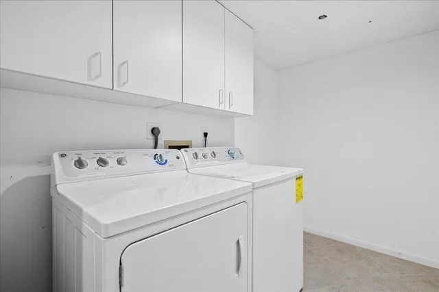 $2,000 | 4734 Lucerne Lakes Boulevard East, Unit 302, Lake Worth, FL 33467