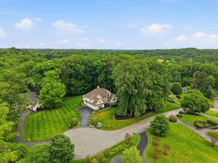 $1,100,000 | 206 Vernet Drive, Hockessin, DE 19707