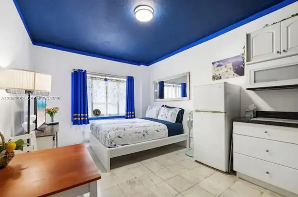 $1,800 | 255 West 24th Street, Unit 302, Miami Beach, FL 33140