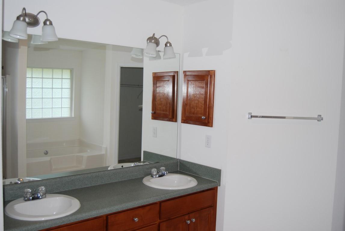 215 Raptor Drive Crestview, FL 32536 - Photo 15 of 22 master bath
