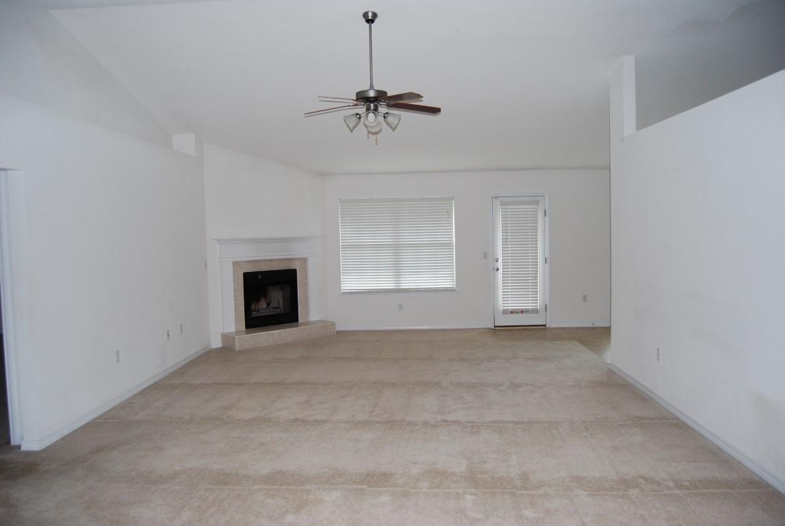 215 Raptor Drive Crestview, FL 32536 - Photo 3 of 22 Great room