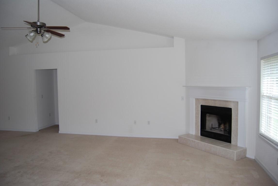 215 Raptor Drive Crestview, FL 32536 - Photo 5 of 22 great room