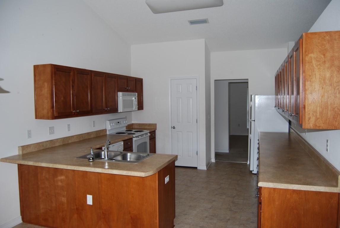 215 Raptor Drive Crestview, FL 32536 - Photo 10 of 22 kitchen