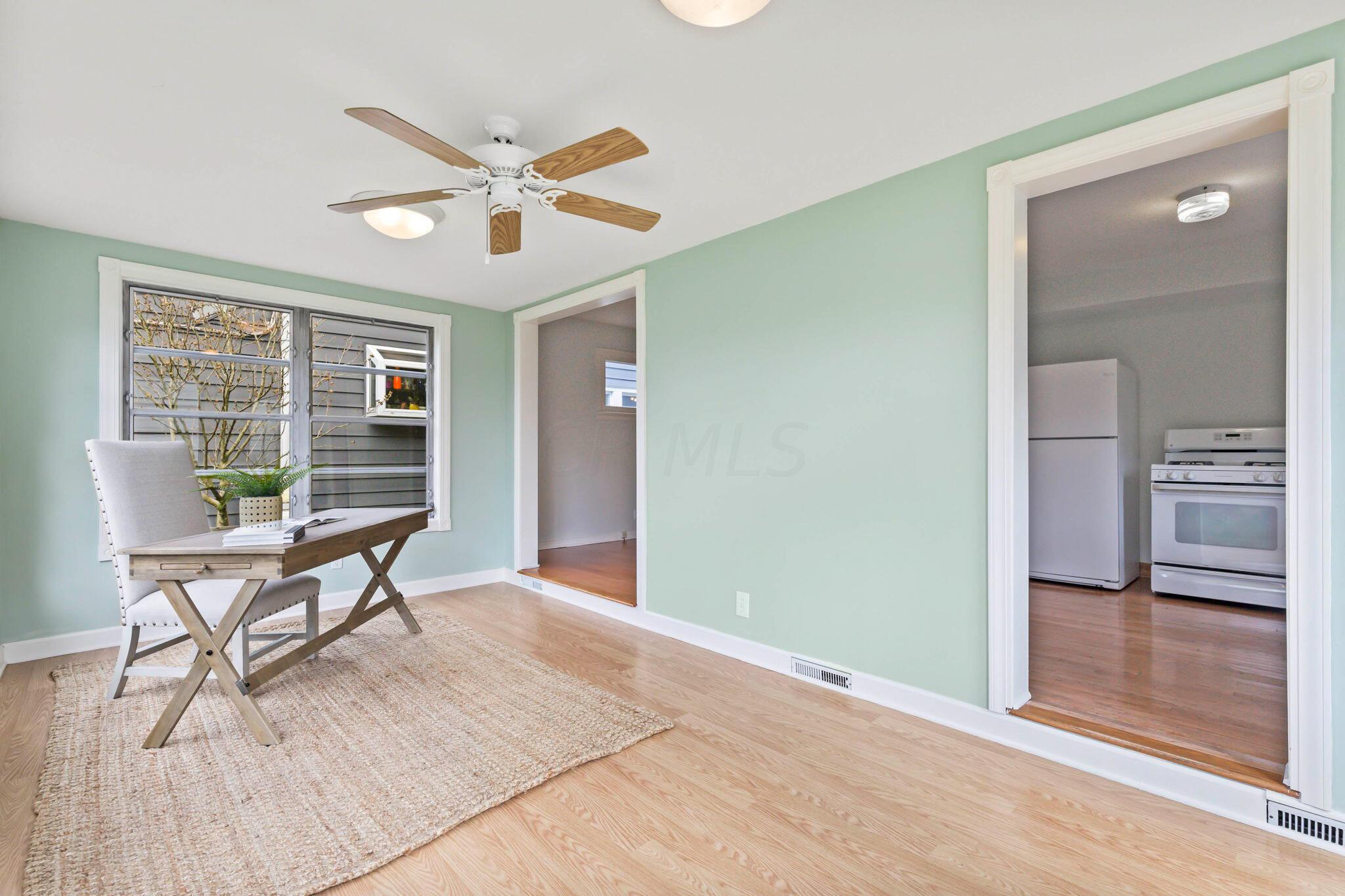423 Garden Road Columbus, OH 43214 - Photo 12 of 29 Sunroom