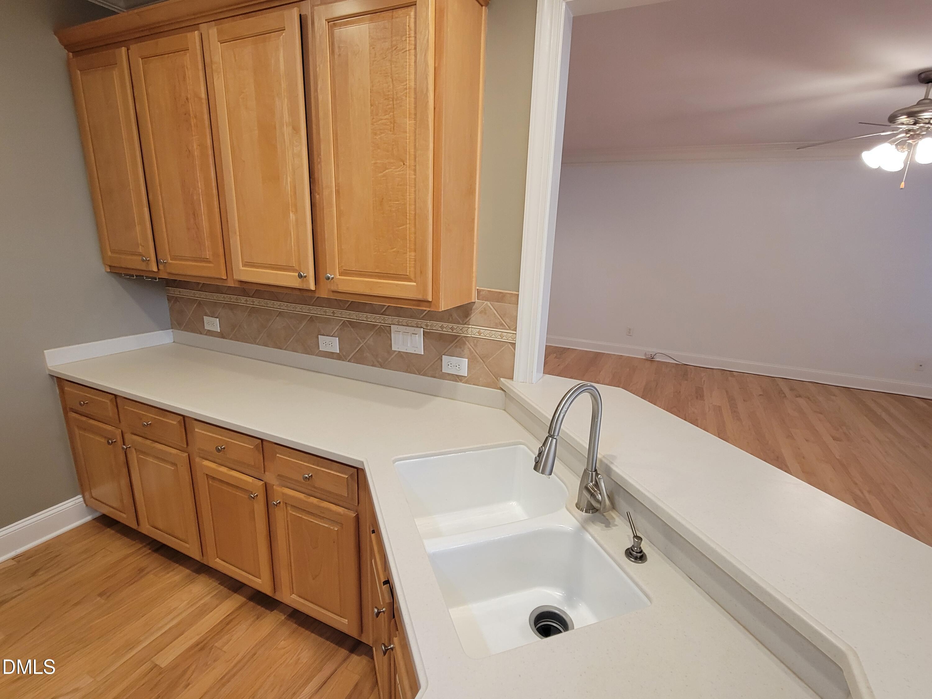 4044 Barton Park Place Raleigh, NC 27613 - Photo 14 of 20 a bathroom with a sink and a bathtub