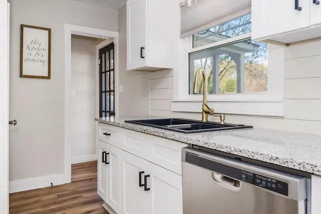 $375,000 | 1705 Southwest Walnut Street, Blue Springs, MO 64015