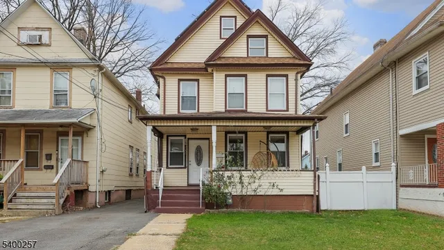 $2,200 | 157 West 2nd Avenue, Roselle, NJ 07203