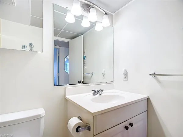 $1,295 | 180 Turtle Lake Court, Unit 103, Naples, FL 34105