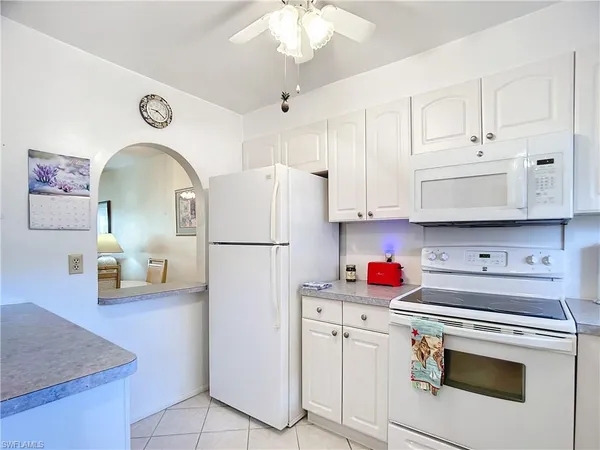 $1,295 | 180 Turtle Lake Court, Unit 103, Naples, FL 34105