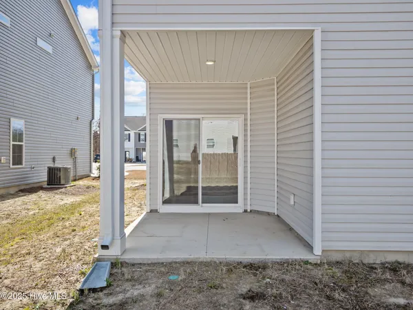 $1,695 | 412 Blockade Shoal Lane, Jacksonville, NC 28546