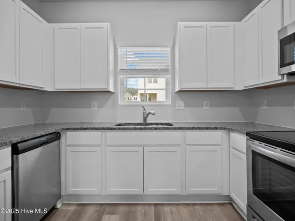 $1,695 | 412 Blockade Shoal Lane, Jacksonville, NC 28546