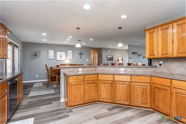 $575,000 | 1292 Cedar Oaks Circle, Temple, TX 76502