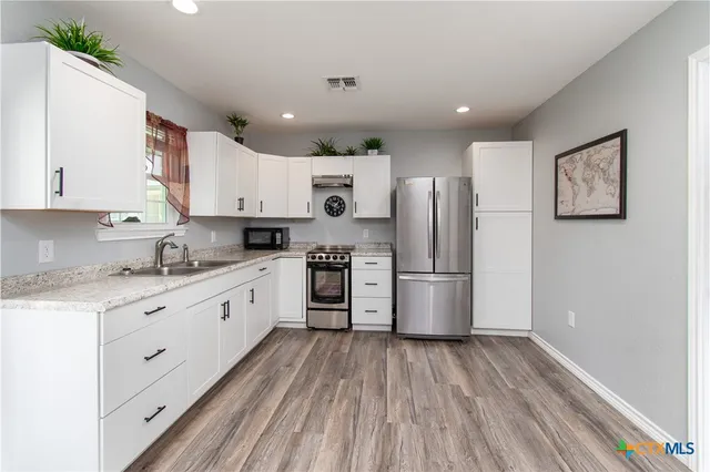 $575,000 | 1292 Cedar Oaks Circle, Temple, TX 76502