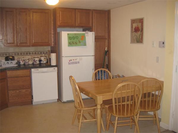 19 Maple Street, Unit 2 Amesbury, MA 01913 - Photo 4 of 12