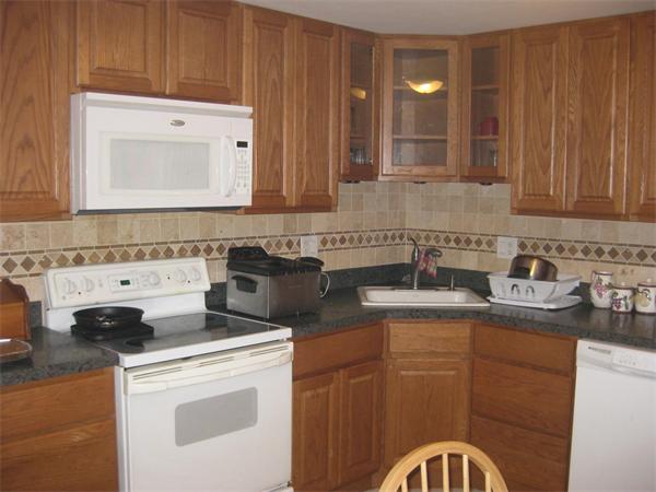 19 Maple Street, Unit 2 Amesbury, MA 01913 - Photo 6 of 12