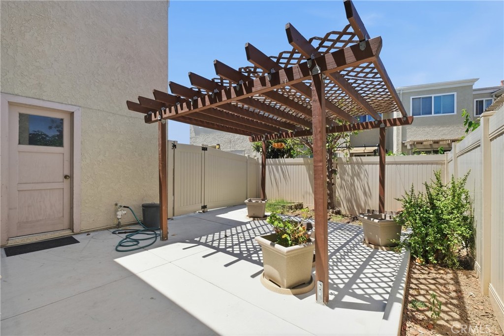 54 Oval Road Irvine, CA 92604 - Photo 26 of 28 Private backyard
