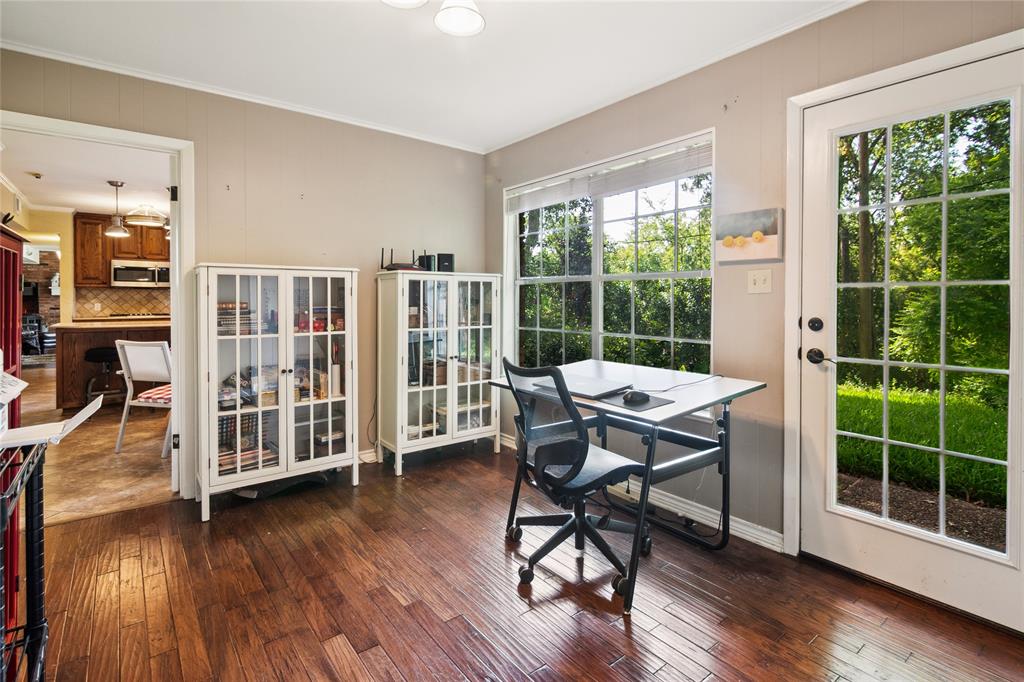 4104 Evergreen Drive Waco, TX 76708 - Photo 17 of 36 a view of a livingroom with furniture and wooden floor