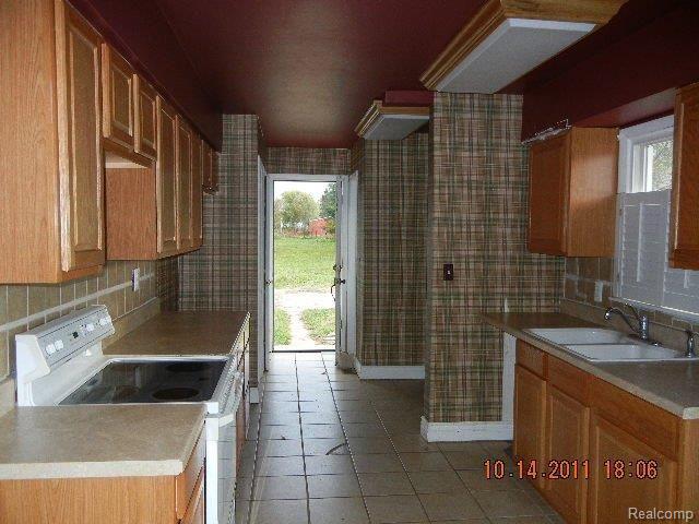1041 North Gregory Road Fowlerville, MI 48836 - Photo 2 of 13 DSCN0122.JPG