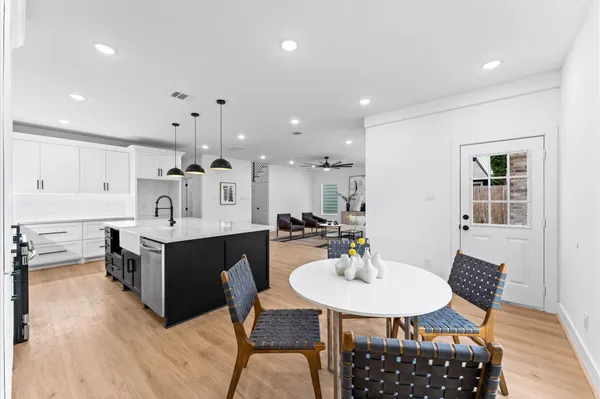 $2,800 | 514 Melbourne Street, Unit A, Houston, TX 77022