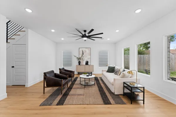 $2,800 | 514 Melbourne Street, Unit A, Houston, TX 77022