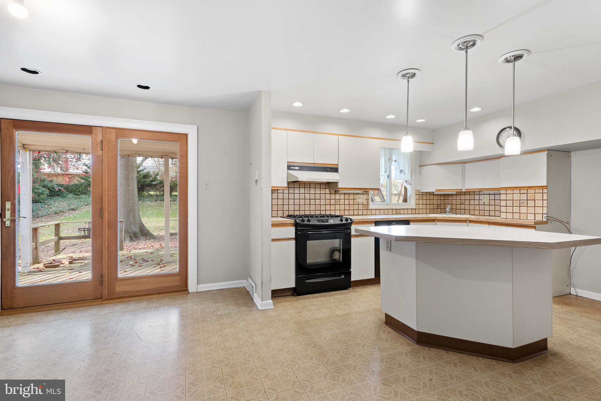 3860 Sidney Road Huntingdon Valley, PA 19006 - Photo 9 of 29 Gallery Image 9