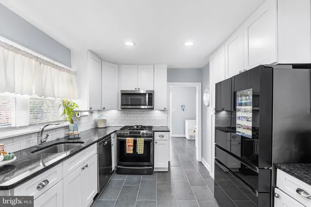 $405,000 | 14 Nicholson Road, West Collingswood Heights, NJ 08059