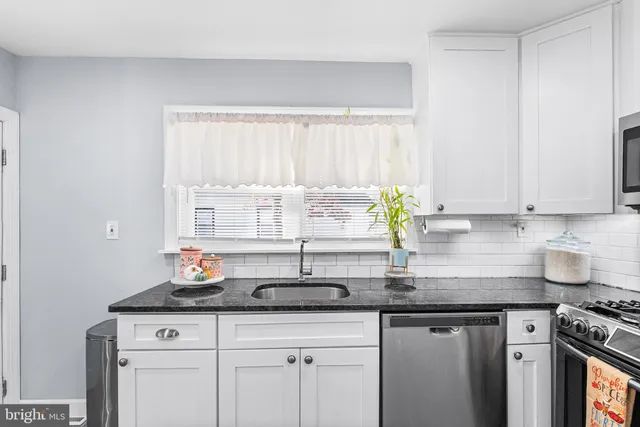 $405,000 | 14 Nicholson Road, West Collingswood Heights, NJ 08059