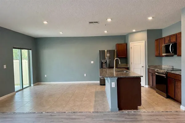 $2,100 | 217 Fiddlewood Court, Davenport, FL 33837