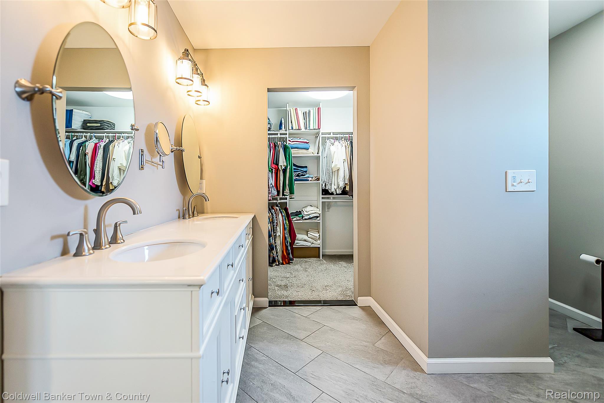 11634 Island Court Hartland, MI 48353 - Photo 40 of 56 DSC_33412-2.jpg