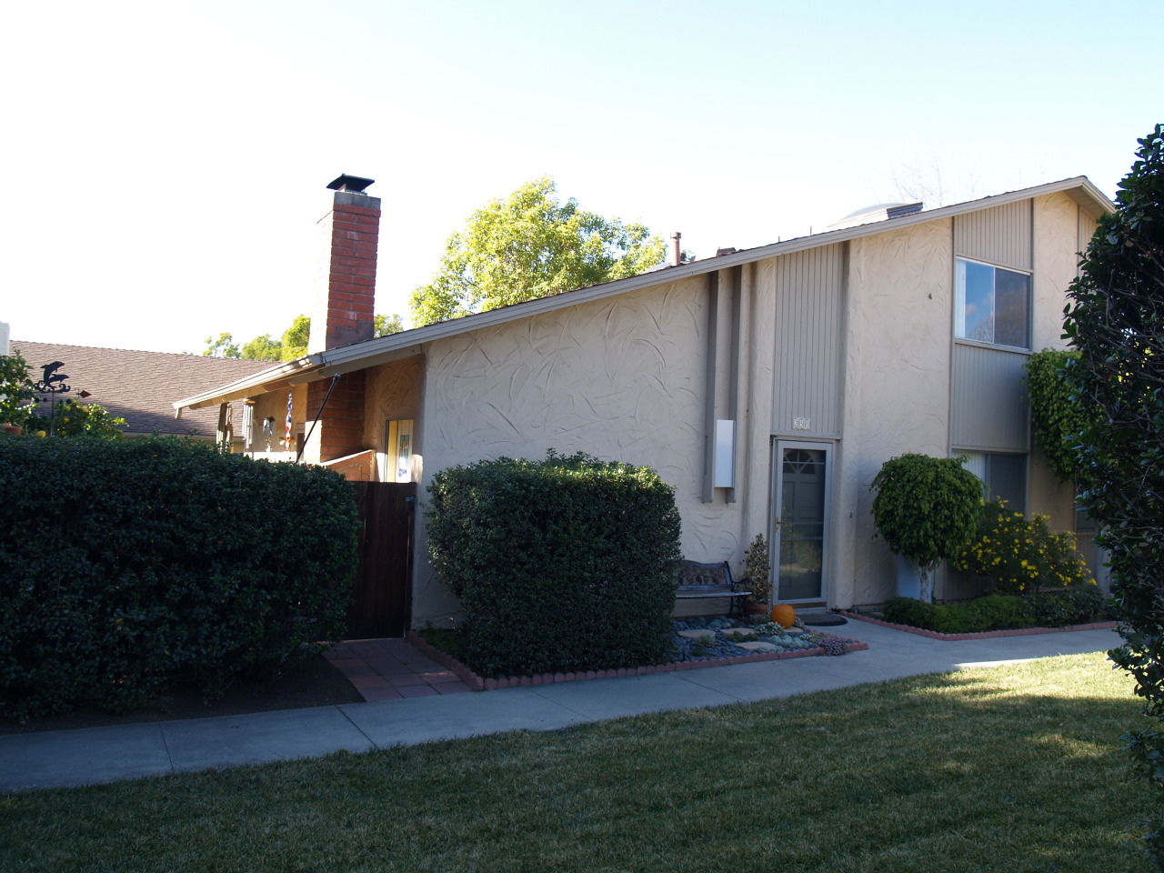 25 North San Marcos Road, Unit B Santa Barbara, CA 93111 - Photo 1 of 19 1/2 duplex - two story front view