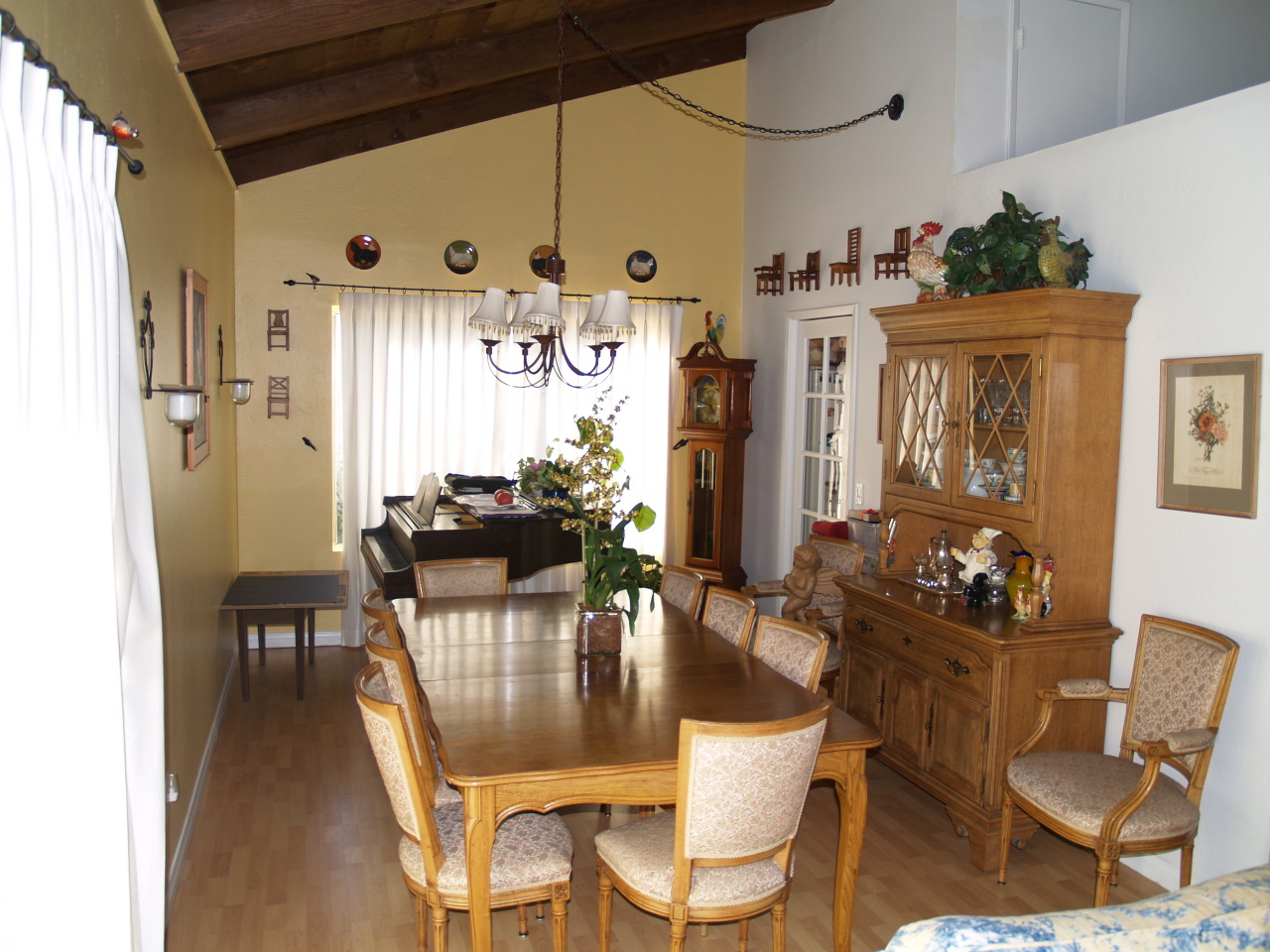 25 North San Marcos Road, Unit B Santa Barbara, CA 93111 - Photo 5 of 19 Formal dining room
