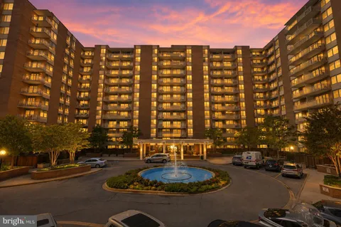 $257,900 | 3001 Veazey Terrace Northwest, Unit 1324, Washington, DC 20008