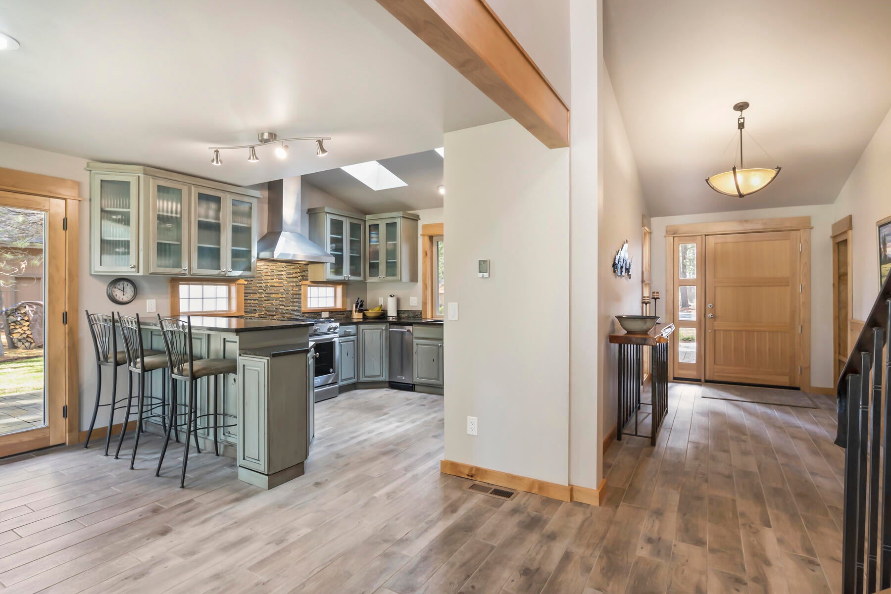 13303 Betony Black Butte Ranch, OR 97759 - Photo 6 of 42 Front entrance/Kitchen