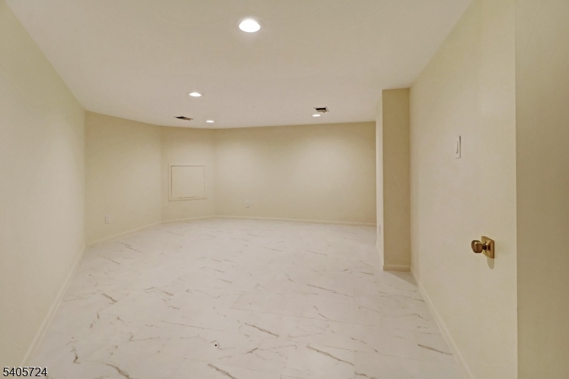 250 Ridgedale Avenue, Unit 4 Florham Park, NJ 07932 - Photo 21 of 24 a view of empty room