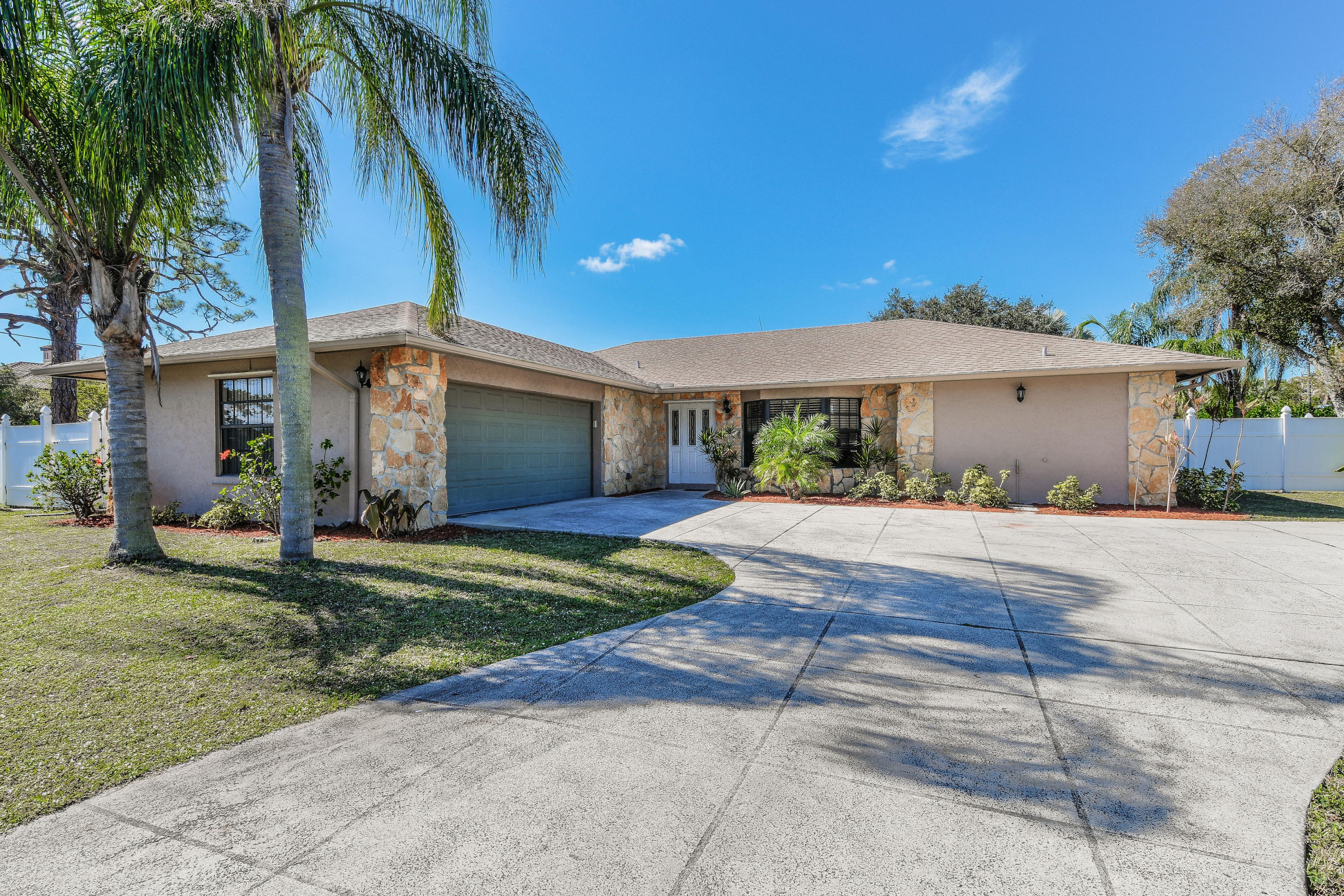 374 West Riverside Drive Tequesta, FL 33469 - Photo 1 of 50 374WRiversideDr_01