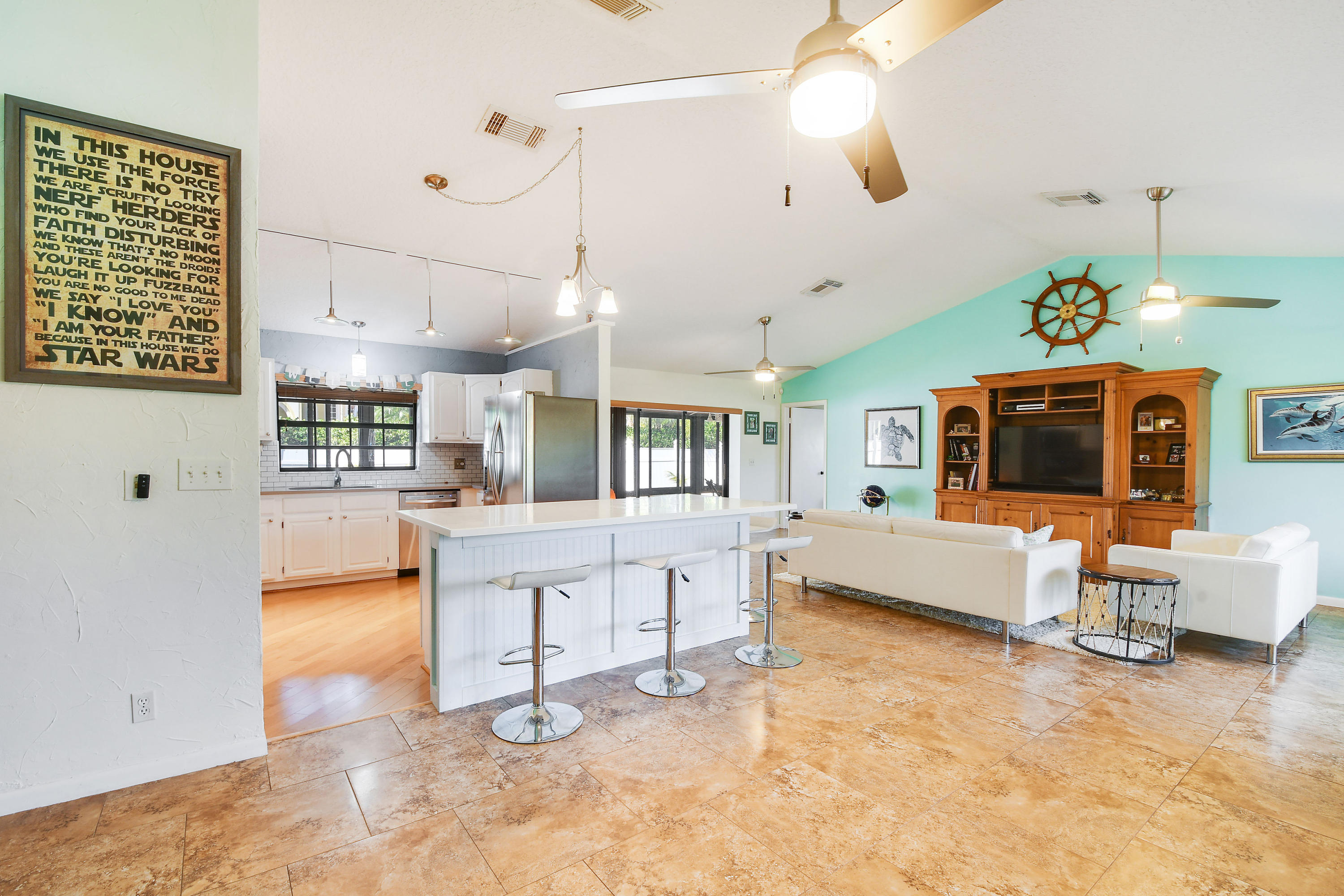 374 West Riverside Drive Tequesta, FL 33469 - Photo 3 of 50 374WRiversideDr_05